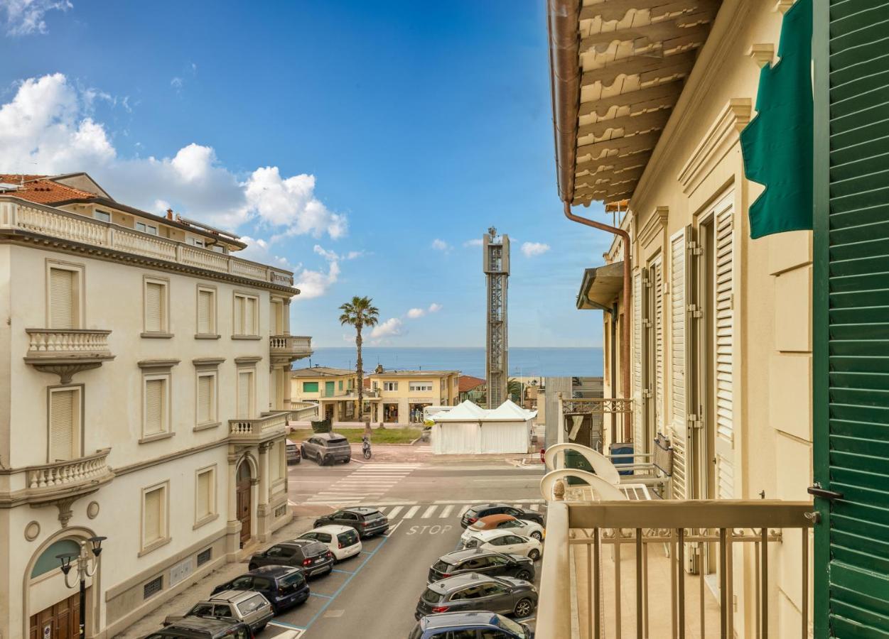 Hotel Stella Del Mare Виареджо Екстериор снимка